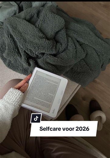 Je menstruatie cyclus is een directe spiegel voor wat er in je lichaam gebeurt. Het verteld iets over: - Je hormonale balans - Hoe je omgaat met stress - Je energie, focus en herstel - Waarom je cravings, stemmingswisselingen of vermoeidheid ervaart Ben je al bezig met het bijhouden van je cyclus? Of loop je ergens tegenaan en wil je hier meer over weten? Stel je vraag in de comments 🤍 #menstruatiecyclus #hormoonbalans #selfcare #cyclus #pms