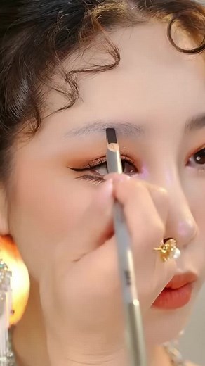 Eyebrow Tutorial for Beginners: Step-by-Step Guide