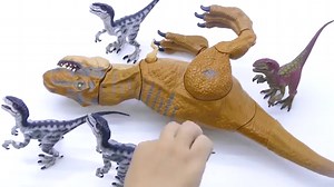 T-rex Get Surround by Raptor Pack! I-Rex and T-rex Play Ball - Toys Play Time