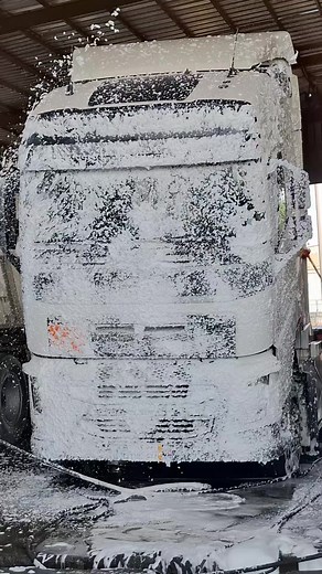 غسيل ماشاءاللہ #turcklife #volvo #volvotrucks #everyonehighlightsfollowers #saudiarabia #foryoupage #punjabisong #tiktokviral