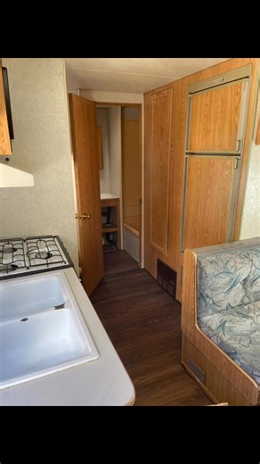 1996 Layton 5th Wheel Trailer w/Title New floor, A/C has been replaced, has full size bed area and Bunkbeds, nice size bathtub/shower, Elastomeric sealant on roof to make sure there’s no leaks! Message me to purchase it or swing by The Vintage Emporium & Sweets 📍3123 W Oak St, Suite A, Palestine, Texas 75801 on Hwy 79 #camper #5thwheel #forsalebyowner | Stephanie Leone