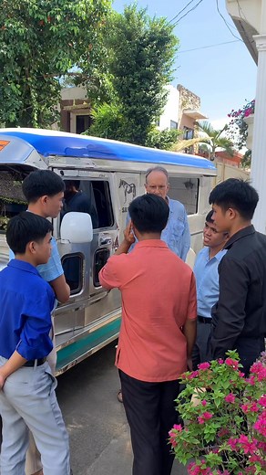 Singing for sir Bryan!❤️. #fbreelsfypシ゚viralfbreelsfypシ゚viral #seekersingers #GodFirst | The Seeker Singers