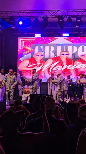 Loco y loco.... Con Cataño y la Feria Bacardi!! Así la montaron 🇵🇷🎶 al son de merengue y pusieron a todos a mover el esqueleto. 💃 Grupo Mania Municipio Autónomo de Cataño | Gozatelo PR