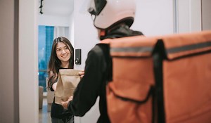 Irish Reddit Argue Over Whether You Should Tip Delivery Drivers