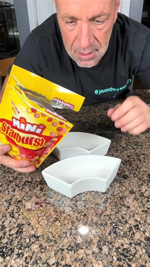This candy is soooooo good #tricky #dish #starburst #candy #magic #magician #magictricks #humor #omg #tricks #usatricks #reels2024 | Maria Gelly