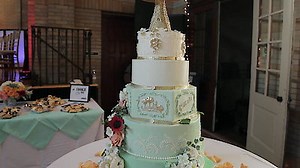 Watch Cake Hunters Season 2 Episode 10 - A Glamping Wedding