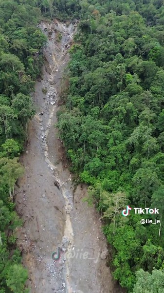 Membalas @broken heart.....💔💔💔 #jembatankembar #padangpanjang #sumaterabarat #longsor #viral