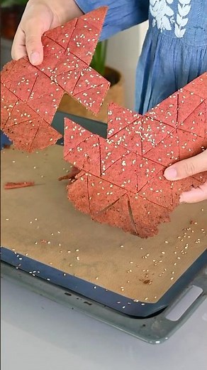 You’ve Never Had Crackers Like These! | Healthy Beetroot Jowar Snack