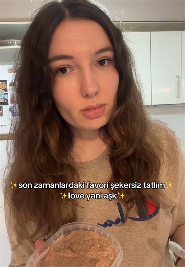 Sen nasıl şekersiz olabilirsin.. Bakın o kadar iyi ki.. Özellikle de fıstıklısı gerçekten çok başarılı 💘 Bu arada sanırım video’da söylememişim Servet şekerleme markası ve annem Göcek’te ilk kendi mağazasından almıştı ama ben File, Macro ve Trendyol’da olan kendi mağazası hepsinden aldımm sanırım en uygunu da File 💘 #diyet #sağlıklıyaşam #sağlıklıbeslenme #şekersiz #şekersizglutensiz #glutensizbeslenme #şekersiztarifler #şekersiztatlı #zayıflama #foryou reklam* ancak yasa gereği kendim aldım v