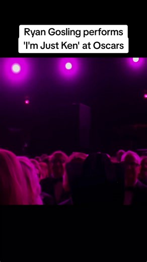 瑞恩·高斯林在奥斯卡2024表演 “我只是肯”