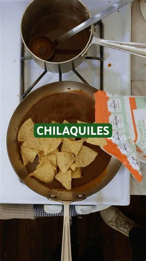 Homemade salsa roja for amazing chilaquiles #spicy