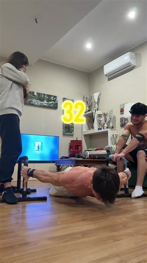 World Record - 32 reps 🏆 ℹ️ EXPLANATION ℹ️ This is called Elevator on poles. And for all those who call it Zanetti, they are completely wrong. For a Zanetti to be considered as such, the ROM must start entirely from a Regular Back Lever, not from a Wide Back Lever! Anything that starts from Wide Back up to Maltese or less is an Elevator on Vertical poles. ℹ️ CORRECT FORM AND EXECUTION ℹ️ To be clean, the camera angle must be slightly sideways and not totally frontal to see if the legs and butto