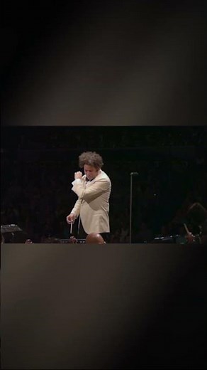 Gustavo Dudamel Conducting Beethoven 9