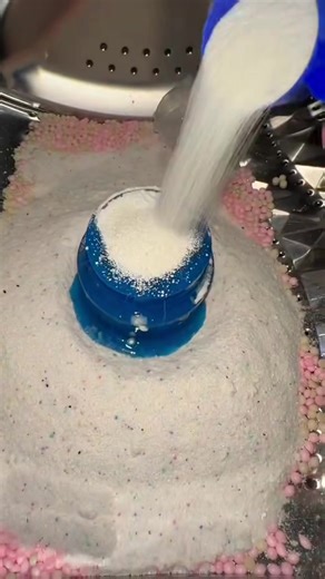 Ariel tide downy smell 100000/10 😍 delicious 🤤 #laundrytok #asmrsounds #cleaninghacks #laundry #ariel