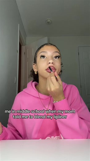 this was totally not me a year ago #fyp #lipliner #relatable #middleschool (ib:@Ellah’s favs)