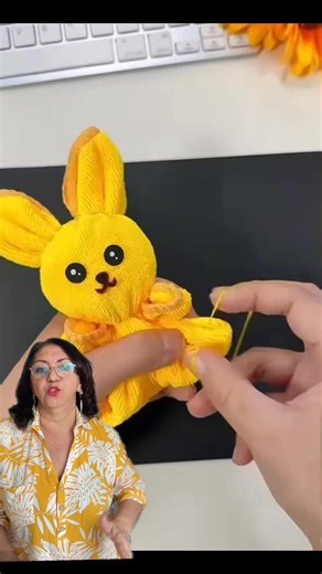 17K views · 179 reactions | Con toalla y resortes, puedes elaborar lindo Mickey Mouse. #arteluna #hacks | ArteLuna Relatos | Facebook