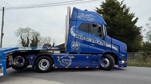 Mar-Trains awesome looking Volvo VT! Doing heavy work and still gleams! #volvo #volvotrucks #volvoforlife #volvofh #volvovt #volvovt5 #volvovt2025 #volvovt2014 #volvovtrucks #trucks | Lee Elliott Truck Photography
