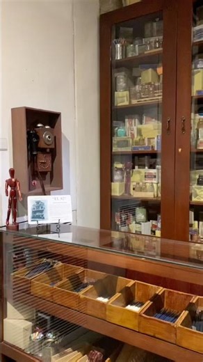 EL 82, A.S Watsons Botica Iglesia at the Chinatown Museum #chinatown #manila