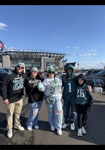 GO BIRDS !!!! @Philadelphia Eagles #gobirds#philadelphiaeagles#playoffs#eagles#grwmmakeup