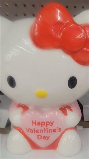 Beautiful hello kitty figurine. @MMSun Channel
