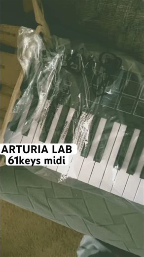 ARTURIA KEYLAB ESSENTIAL 61 Key MIDI unboxing #arturiakeylab #arturia #unboxing