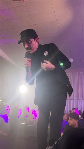Darya being the sweetest 😍 #farhaddarya #concert #hamburg #afghanistan🇦🇫 #fyp @Farhad Darya