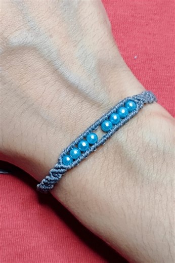 Pulseira Macrame com Pérolas de 4mm.Link tutorial completo nos comentários! #macrame#macrametutorial#macramelovers#pulseiramacrame#macramebracelet#macramecommunnitty#feitoamao | Criativa Macrame