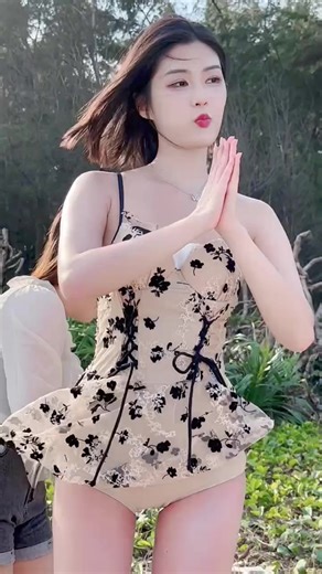 She's a beautiful lady! #love #lady #beauty #pretty #wow #girl #beautiful #cute #prettier #lovely | Good Day