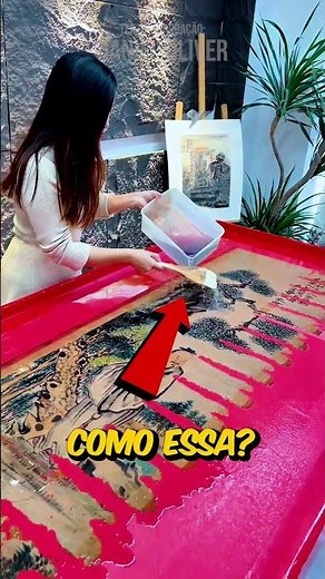 She does a job that leaves no room for error! (credits: 白鹭书院字画装裱/96037419746 on Douyin)