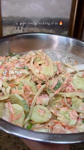 This cucumber and crab salad 😮‍💨 locking in with healthy meals this 2026 😛 #fyp #foodtiktok #healthy #viral #recipe