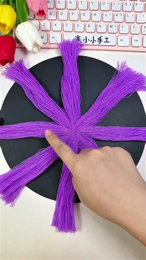 How to Make a Beautiful Yarn Table Mat-Simple Craft Tutorial #YarnTableMat #DIYTableMat #YarnCrafts