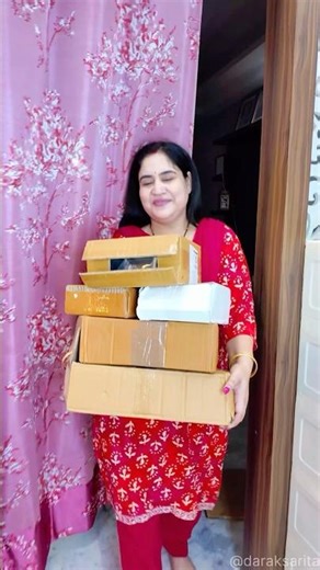 Beautiful clutches lene ke liye product link screen main mention hai @saritajethudarak