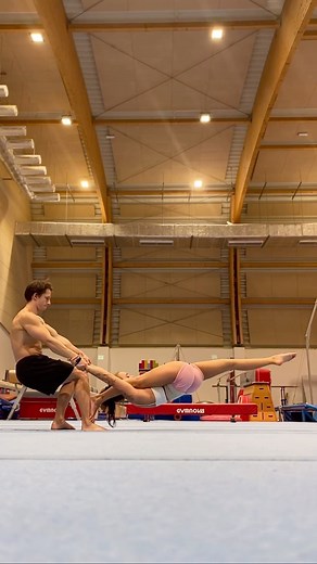 Sara Kreis栗‍♀️ | One of the most popular duo tricks but we tried to do it for the first time today and it worked out pretty well    ：#outfitboard... | Instagram