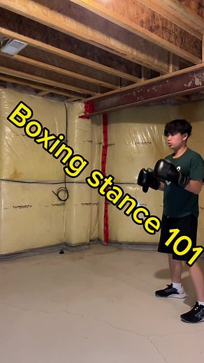 Learn the correct boxing stance 🥊#boxing #boxingtips #boxingskills #boxingtechnique #boxingtraining #boxingtok #boxingstance