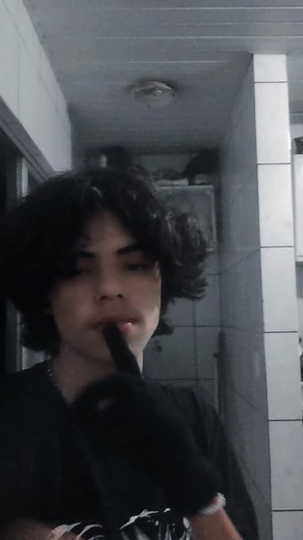 Os vídeos de L O U I X (@vamp.plug._) com original sound - .