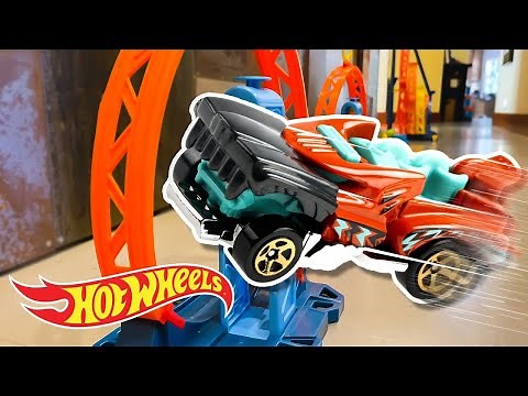 La course d'obstacles de la jungle des dinos !🦖😱 | Labs Unlimited | ‪@HotWheelsFrance‬
