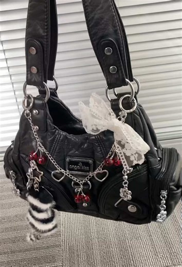 Y2K Multi-Pocket Shoulder Bag Review