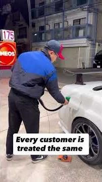 Bringing your GTR to a fuel station in Japan is actually super satisfying! knows how to take care