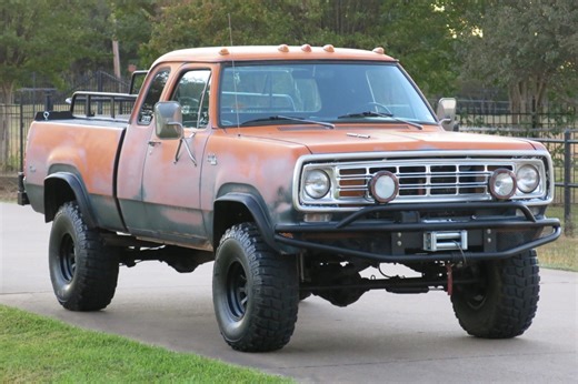 1976 Dodge Power Wagon W100 Club Cab