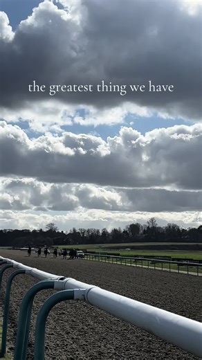 Grateful Moments at Lingfield Racecourse