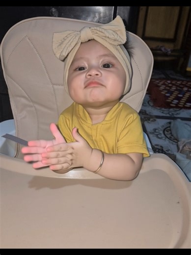 Video Bayi Lucu yang Bikin Ngakak