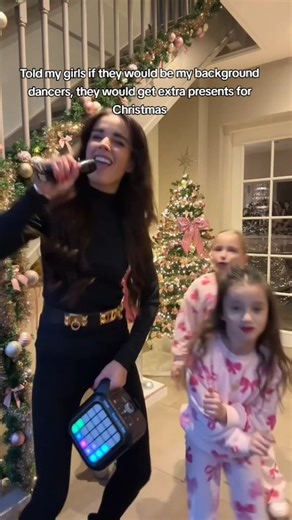 VTech on Instagram: "Back up dancers in the house 💃 #backupdancer #dansen #karaoke #feestje #vtech"