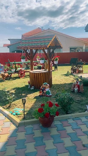 Beautiful Garden Showcase with Decorative Statues