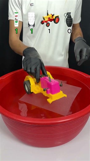 Try to Guess! How Much Weight Until It Sinks? #waterexperiments #sinkorfloat #toys #satisfying