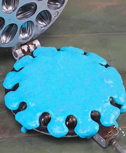 874K views · 1.4K reactions | Breathing new life to an age old waffle maker! | 5-Minute Crafts Family | Facebook