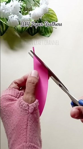 DIY Paper Feathers #diy #papercraft #simplecraft