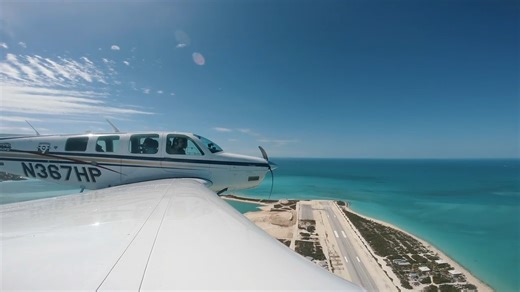 Why flying your own plane to the Bahamas feels unreal - "Endless blue"