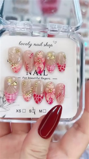 [kuppy] Handmade 10 pieces of nails. Fashion. Embossed short almond nails. Nail box. 4-piece tool gift package