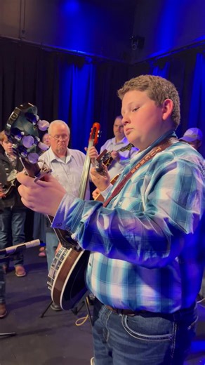 One of the hallmark traditions of bluegrass is for the masters of the craft to ask the younger generation to come up and play one with them. Bill Monroe did this and it has continued on to today… Here’s The Kevin Prater Band featuring some of our fine young Arkansas players from yesterday!!! We want to thank The Kevin Prater Band one more time for a wonderful show they absolutely killed it!!! There may even be a Gravel Yard cameo… #thegravelyard #gravelyardband #arkansasbluegrass #concertseries 
