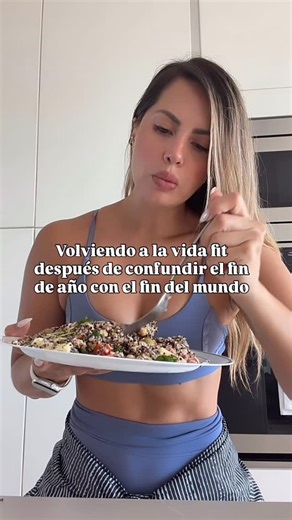Laura Valencia | 😂😂😂 VOLVIENDO 🙌🏻 #fpy #fyp #fit #fitness #fitnessmodel #gym #mujeres #salud #ejercicio #entrenamiento #bienestar | Instagram